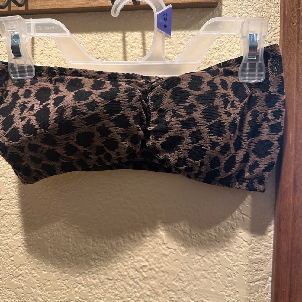 Hot Topic Leopard Bandeau Bra - Size L